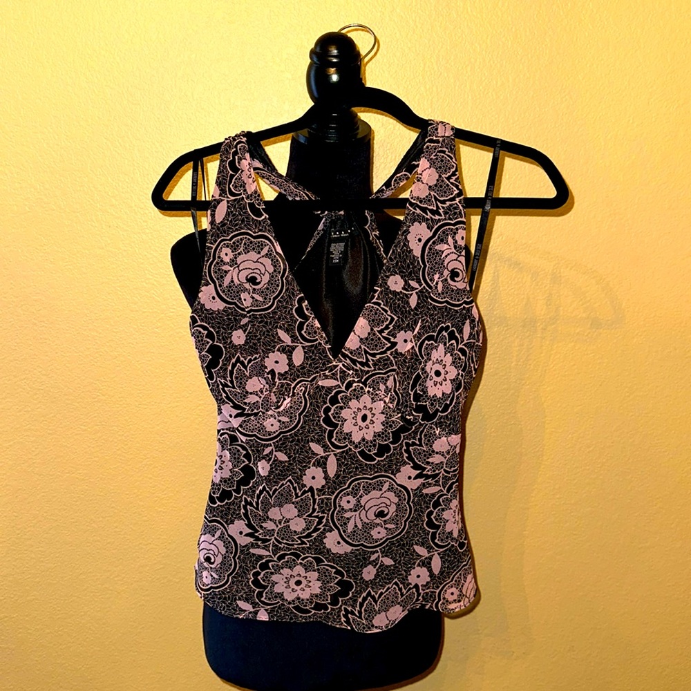 Laundry by Shelli Sagal 100% silk camisole